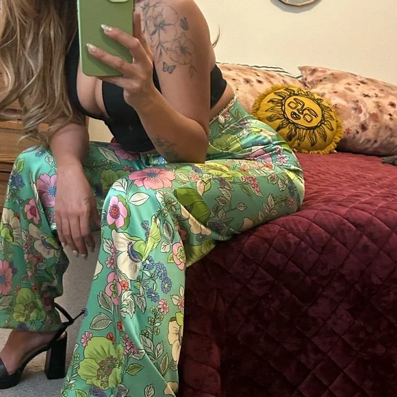 Zara Silk Floral High-Waisted Pants - Picture 7 of 10